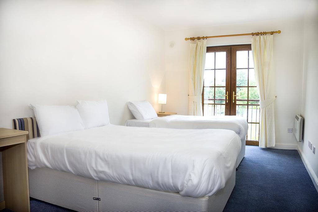 Lough Allen Hotel & Spa Дръмшанбо Стая снимка