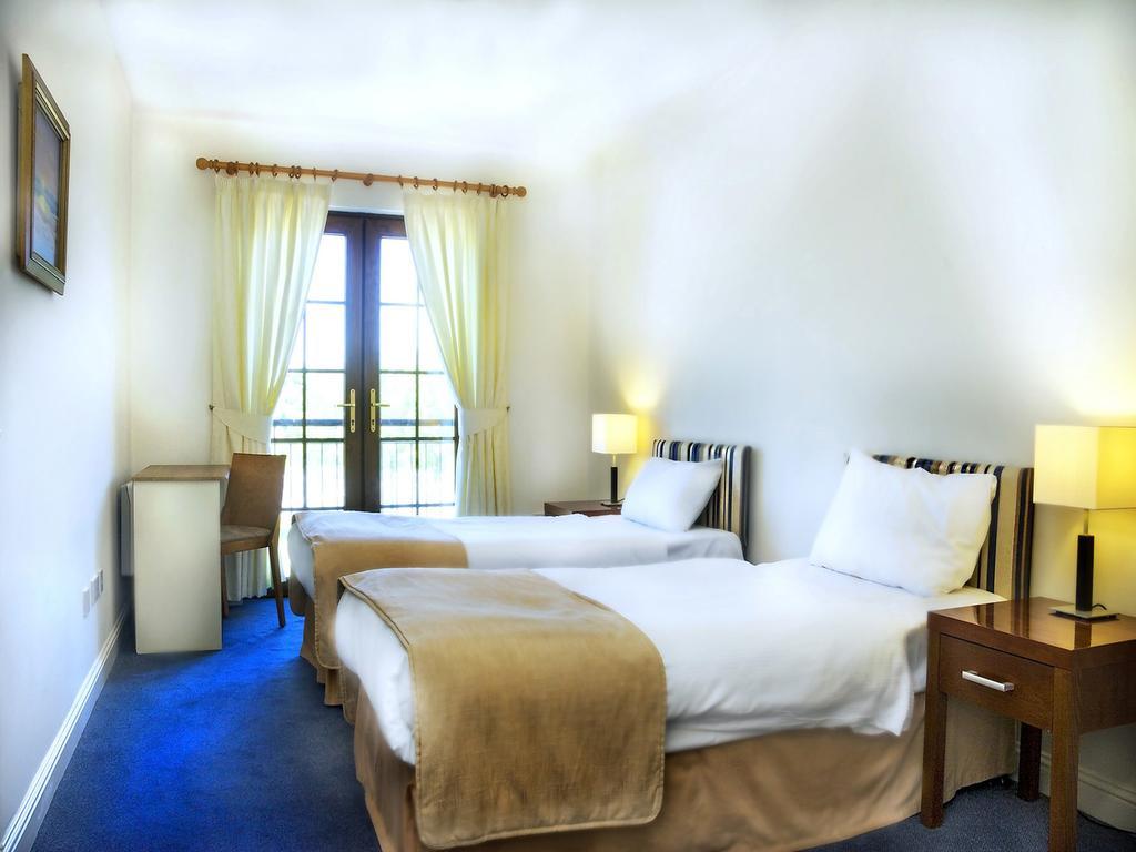 Lough Allen Hotel & Spa Дръмшанбо Екстериор снимка